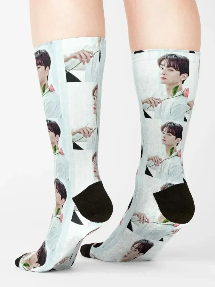 Ча Юньвуо?? Носки яркие компрессионные с подвязками Новогодние