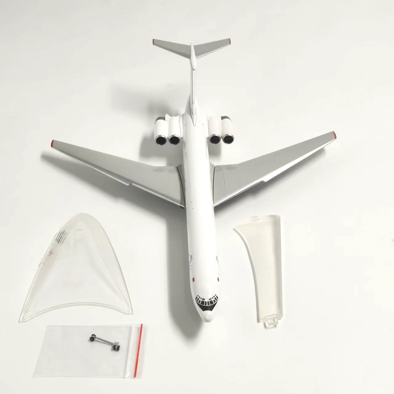 Фото Металлическая модель самолета Herpa 62MF 571715 в масштабе 1:200 №5