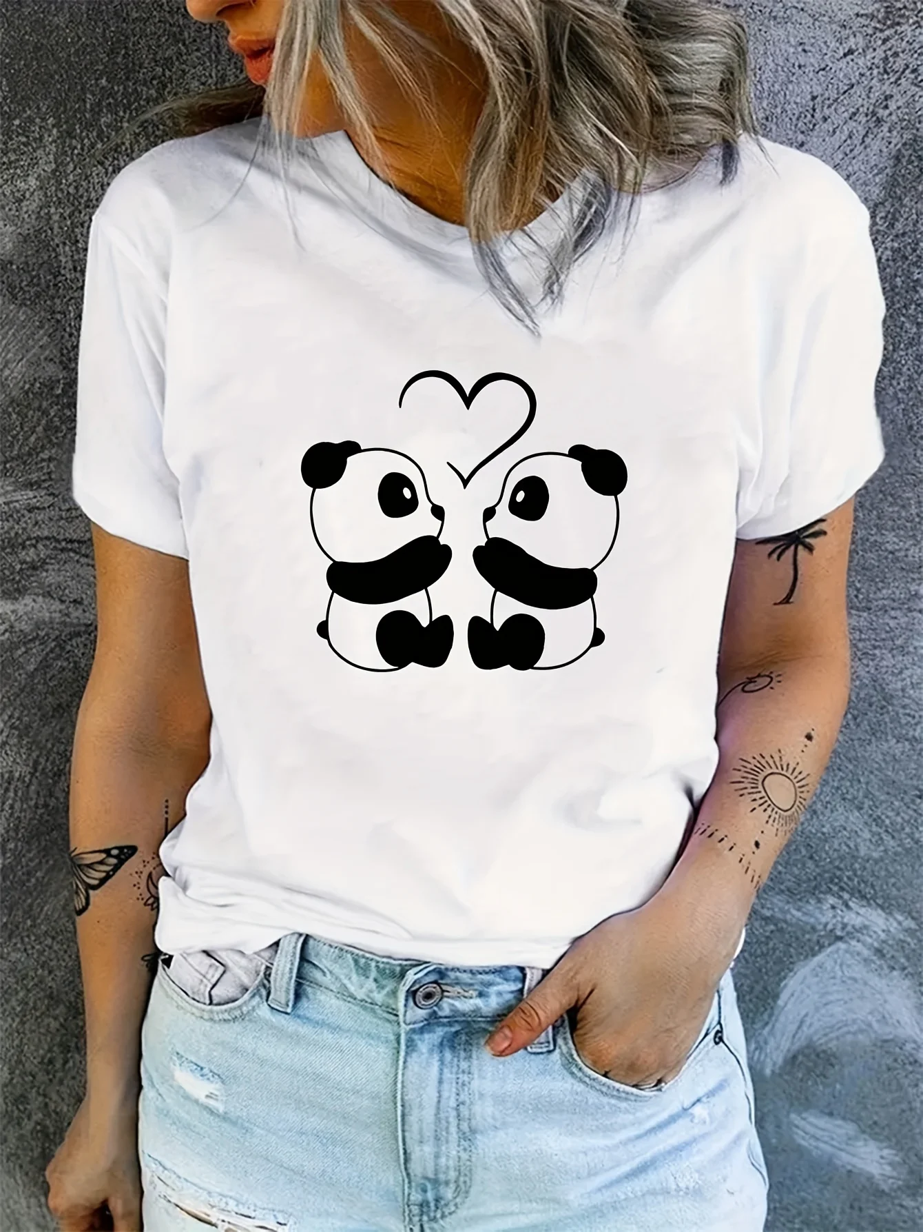 Футболка женская графическая с коротким рукавом и круглым вырезом