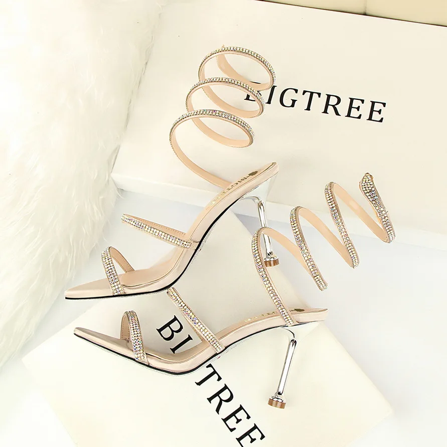 

Туфли с открытым носком, сандалии на шпильках, Универсальный женский костюм, бежевые пикантные прозрачные модные вечерние туфли в стиле ретро для девочек