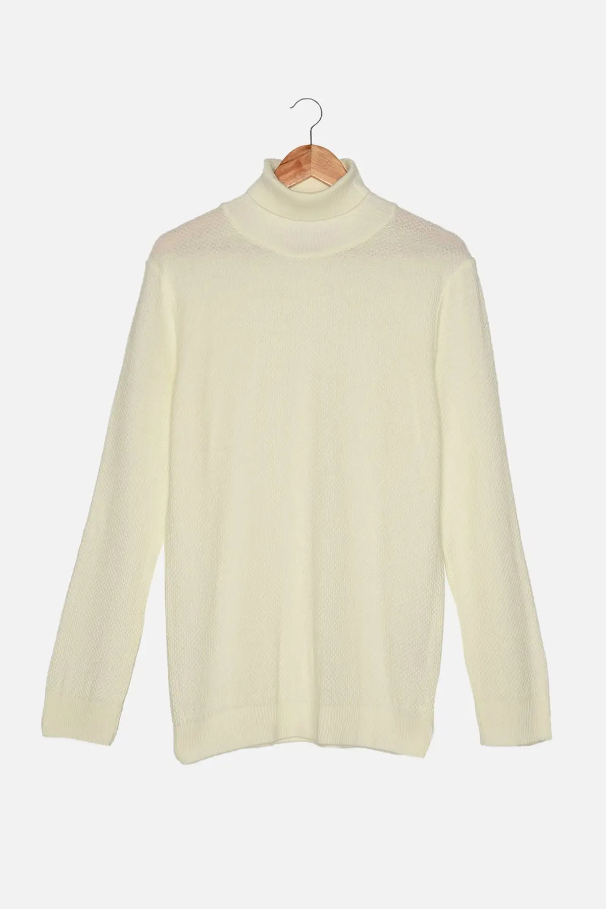 

Trendyol Male Turtleneck Slim Fit Knitwear Sweater TMNAW22KZ0157