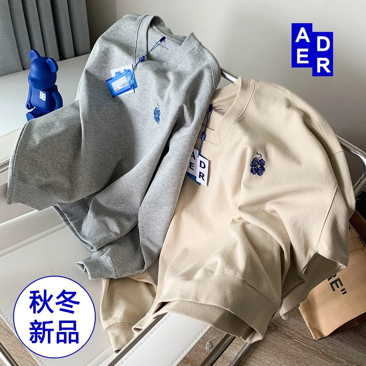 

ADER autumn and winter high-quality Korean unisex fashion simple flower embroidery 1:1 solid color long-sleeved V-neck sweater