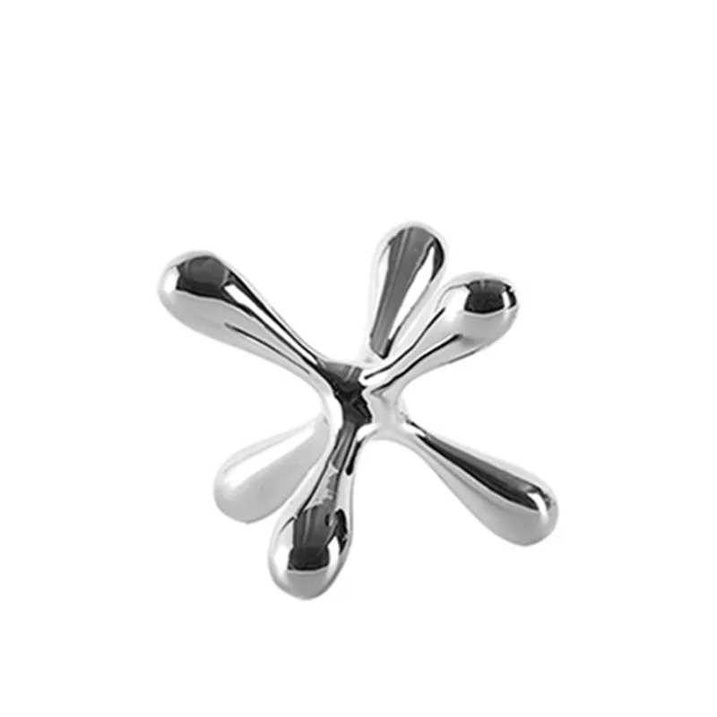 

Геометрическая скульптура из смолы