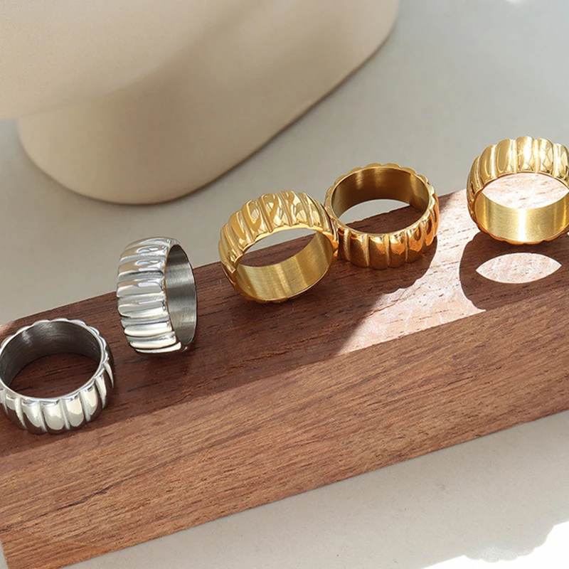 

INS Screw Stripe Ring for Women Couple Ring Designer Jewelry Stainless Steel Anillos Dorados Para Mujer Office/career Wholesale
