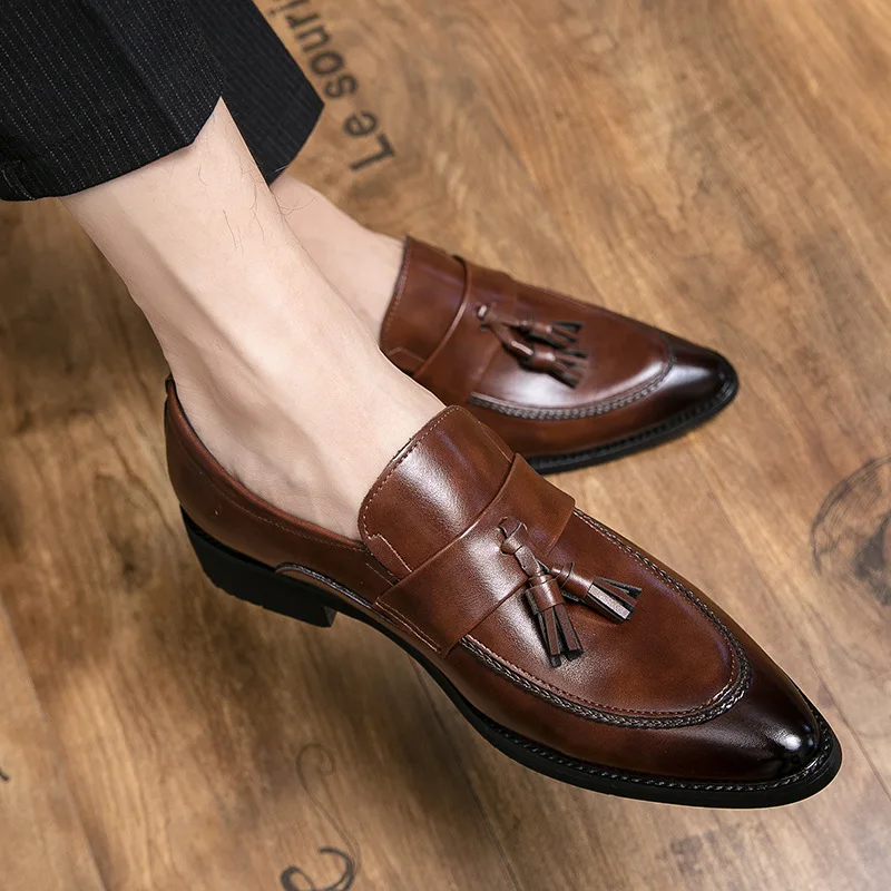 

Men's large size casual business formal wear pointed small leather shoes lazy pedal youth hair stylist tassel peas shoes