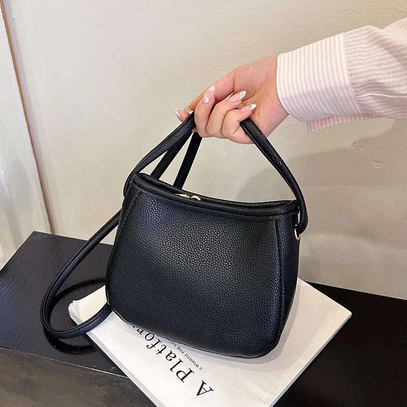 

Hot Selling Niche High-end Texture Single Shoulder Crossbody Bucket Bag for Women 2023 New Summer Fashion Casual Women Bag Trend
