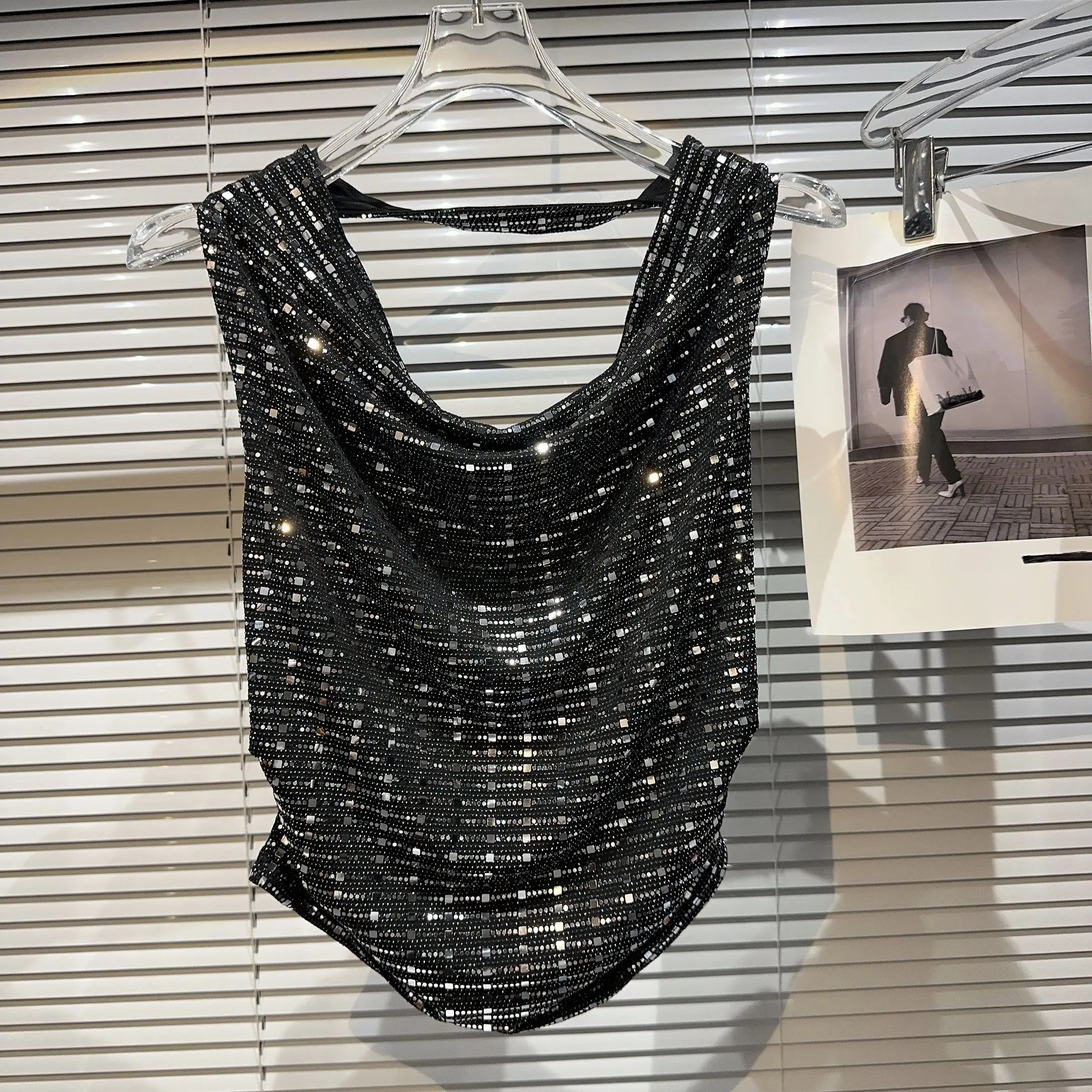 

2023 Summer New Fashion Mesh Bright Shinning Silky Sequin Patch Neck Camisole Tank Top