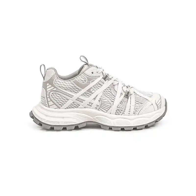 Фото Серые кроссовки для женщин с массивной подошвой, дышащим верхом из сетки и синтетики, на шнуровке, с круглым носком, нескользящей толстой подошвой, повседневные. №2