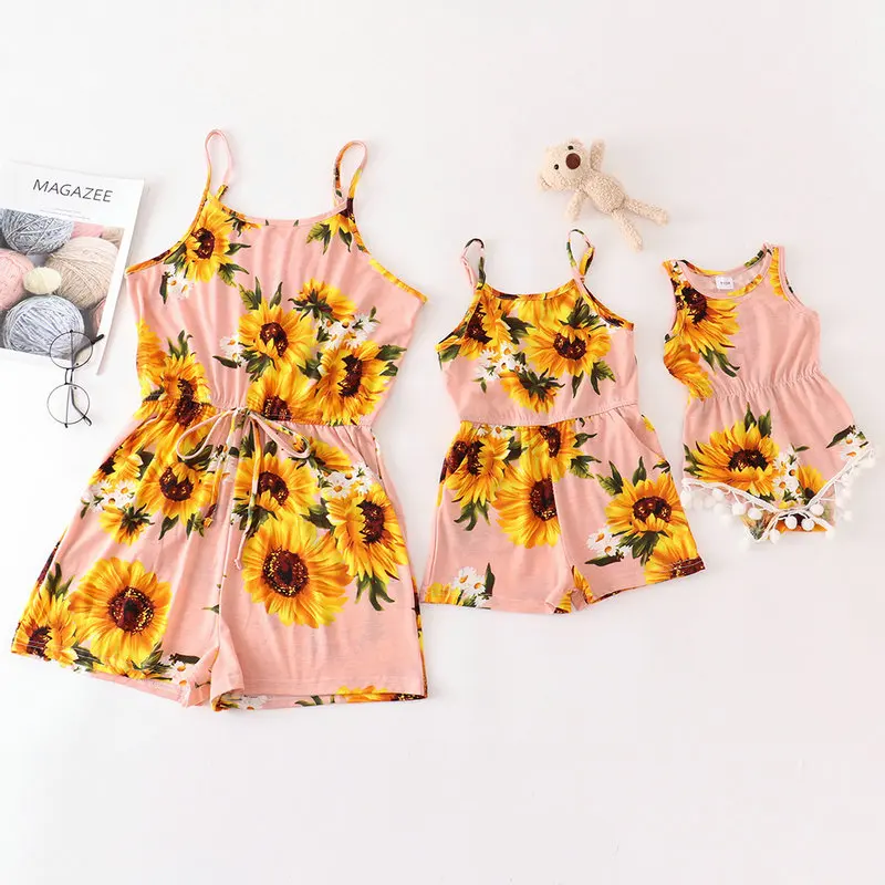 

Mother Kids Summer Overalls Family Look Matching Outfits Sleeveless Sunflower Dresses Mom And Daughter Jumpsuits Clothing Set