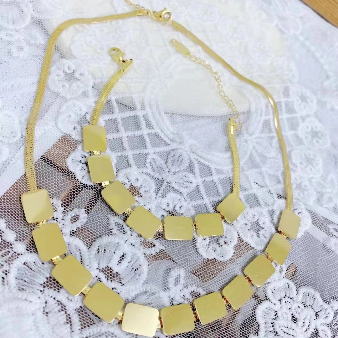 

Классическое Золотое Плоское Ожерелье-змея из нержавеющей стали, гладкие квадратные подвески, ожерелья до ключиц для женщин, Модная бижуте...