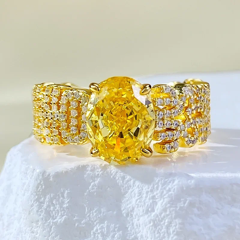 Серебряное кольцо с желтыми бриллиантами 7*9