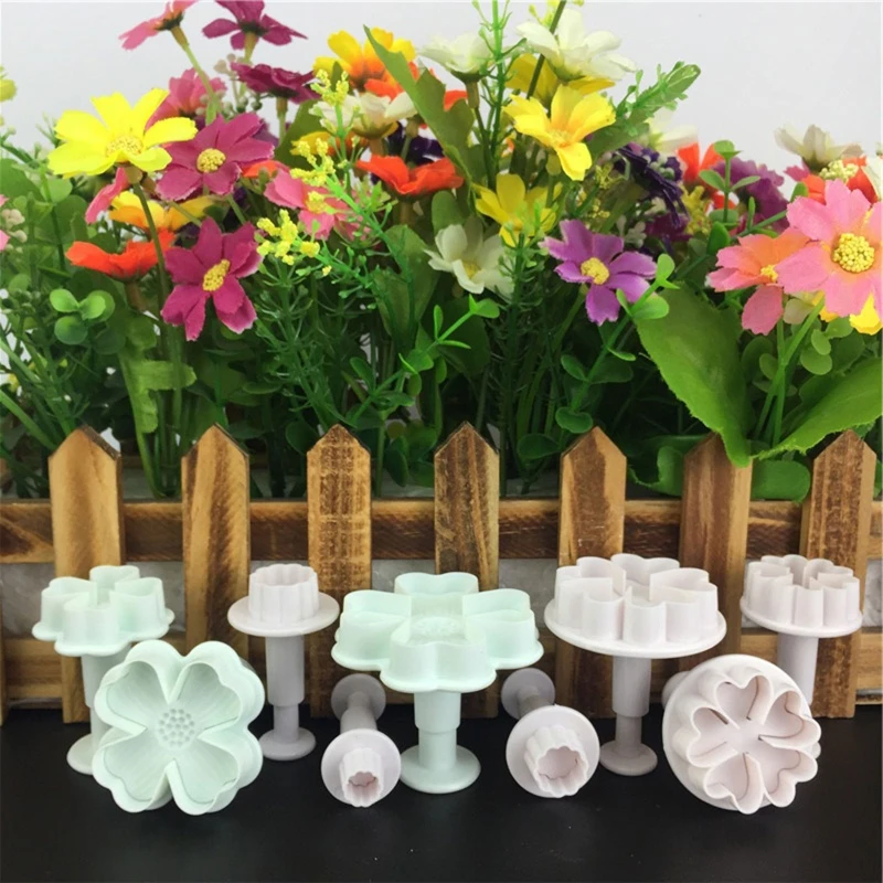 

Set of 3 Cookie Moulds Cookie Cutters Biscuit Stamper Cutters Flower Shaped