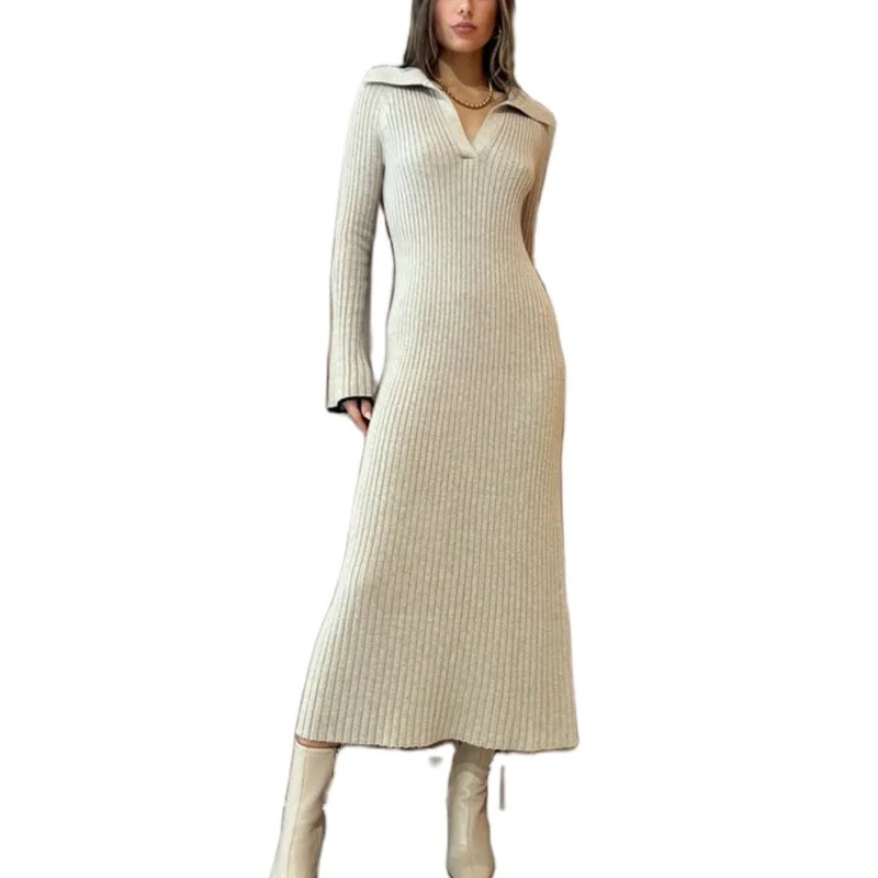 

Женское трикотажное платье-миди в рубчик, с длинным рукавом