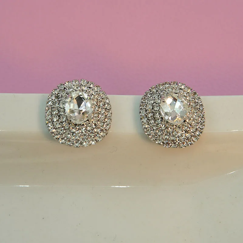 

New Sparkling Crystal Heart Stud Earrings Women's Jewelry Geometric Large Round Full Rhinestone Earrings Wedding Jewelry Gifts