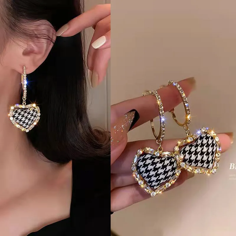 

Korean Fashion Rhinestone Houndstooth Heart Drop Dangle Earrings for Women Crystal Statement Hoop Jewelry Party Trendy Gifts