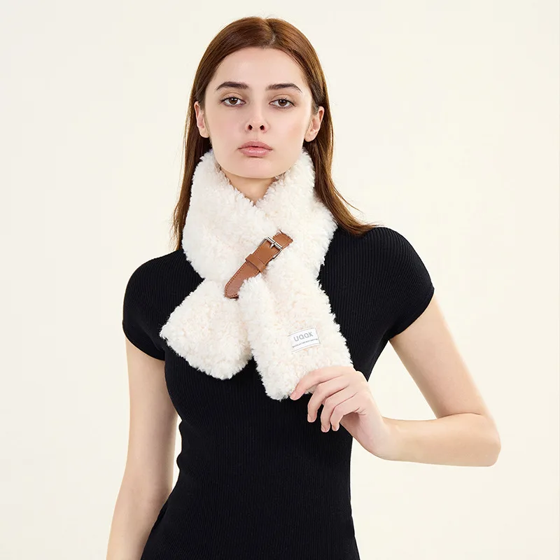 Осень-зима 2022 Новый темпераментный однотонный шерстяной шейный теплый дизайнерский шарф из искусственной кожи с пряжкой модный белый воротник плюшевый шарф