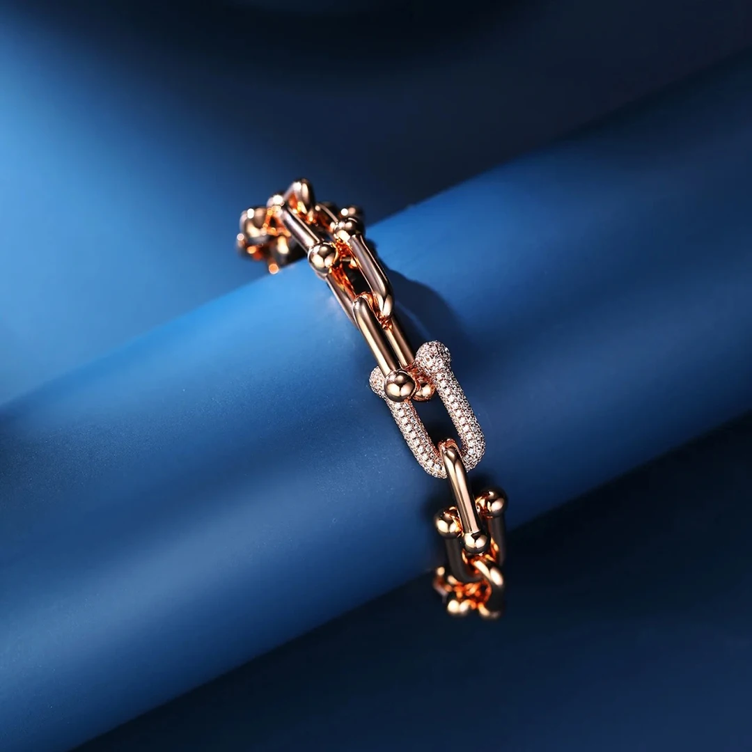 

Fashionable high-end electroplating 18K rose gold U-shaped horseshoe buckle bracelet for men and women's luxurious party gifts