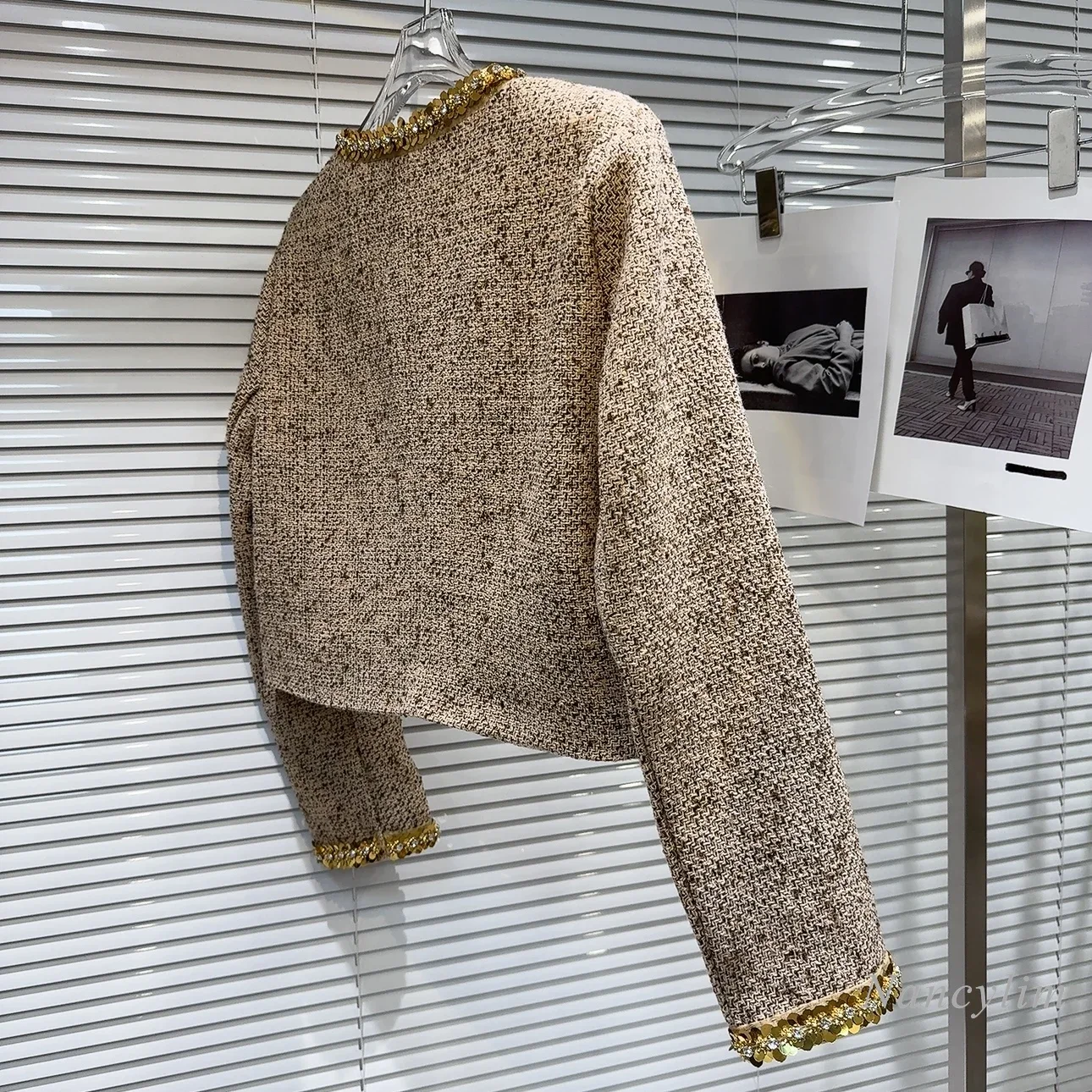Женский комплект из двух предметов элегантный короткий пиджак с золотыми