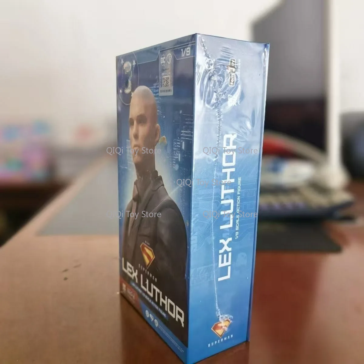 Фото В наличии: Коллекционная фигурка-украшение Yuanye Culture Fondjoy Lex Luther 1/9 в костюме злодея Супермена №2