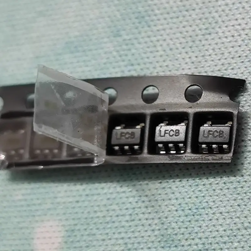 

FREE SHIPPING 50PCS/LOT LFC8 LFD8 LP2992IM5X-1.8 LP2992IM5X-2.5 SOT-23-5