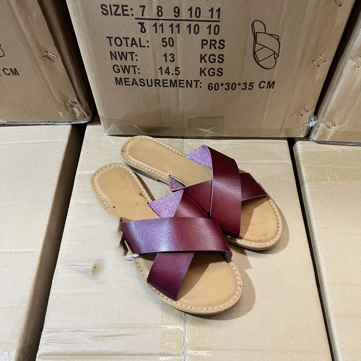 European and American 2023 New cross flat bottom women's slippers non-slip wear-resistant fashion Joker sandals