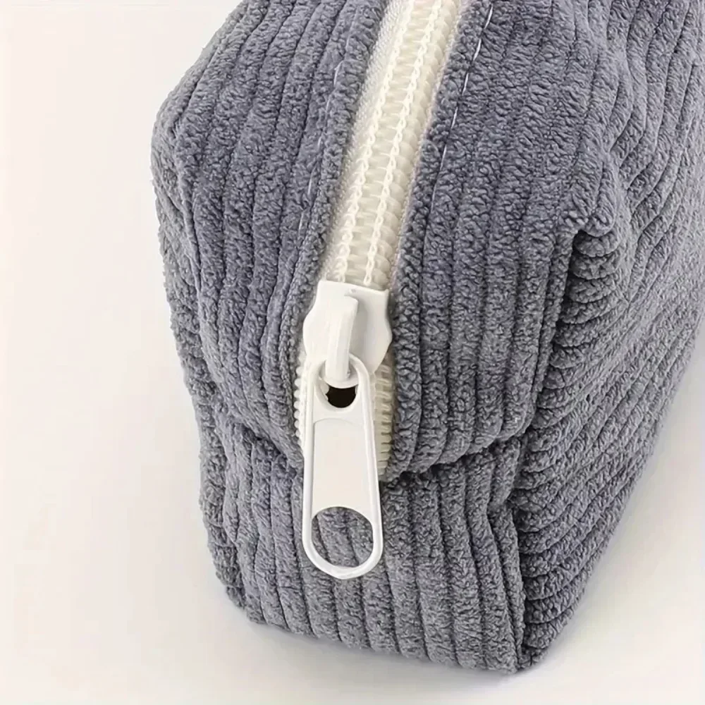 Пенал с изображением акулы в ассортименте