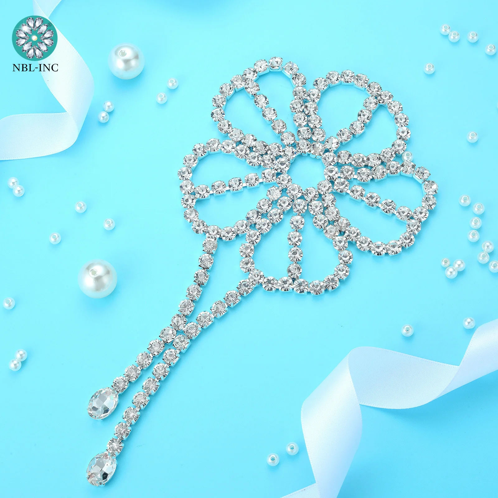 

(30 шт.) оптовая продажа серебристых кристальных аппликаций для сварки отделки аппликаций пришивания для платья обуви аксессуаров WDD1290