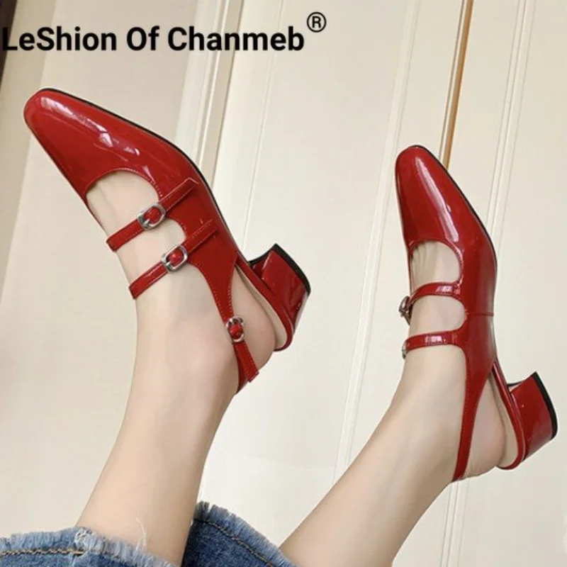 

Туфли-лодочки женские из лакированной кожи, на ремешке с множеством пряжек