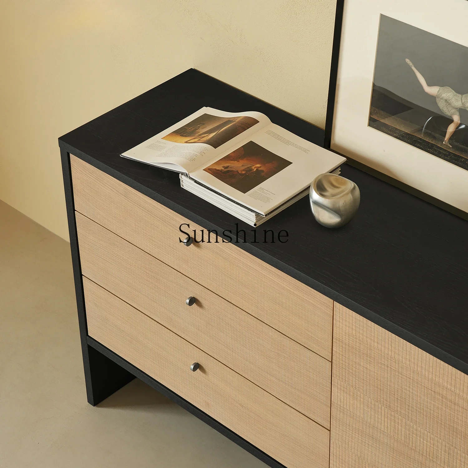 Антикварный дверной шкаф из массива дерева итальянский минималистичный сундук