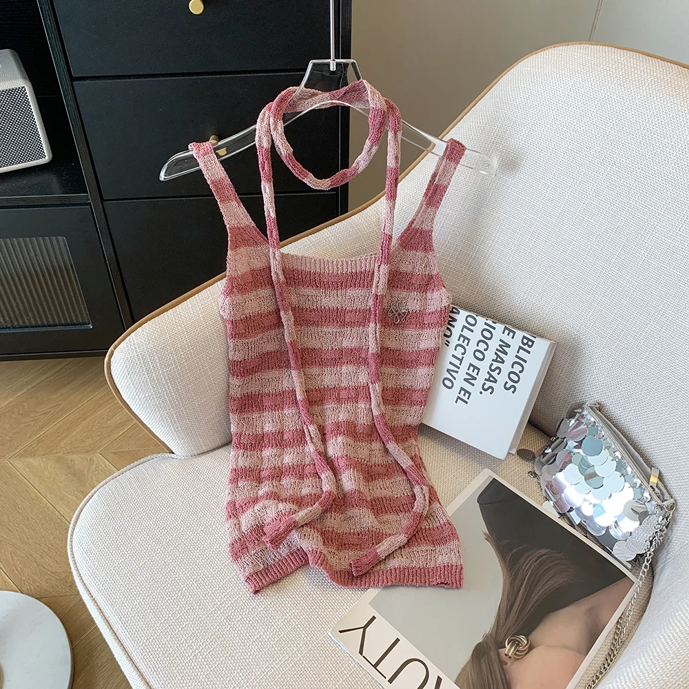 Полосатый вязаный женский топ на бретельках с цветными блоками облегающий