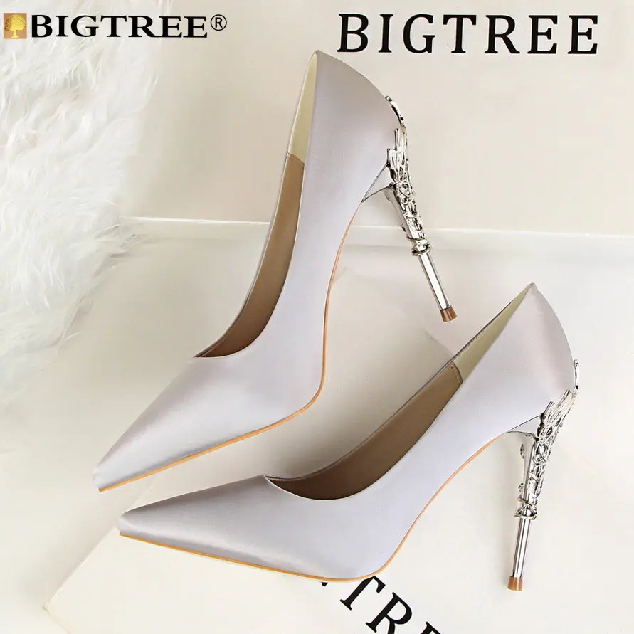 

Туфли-лодочки женские с металлическим украшением, роскошные брендовые пикантные вечерние туфли-лодочки, шелковая Свадебная обувь на тонком каблуке 10 см, в Корейском стиле