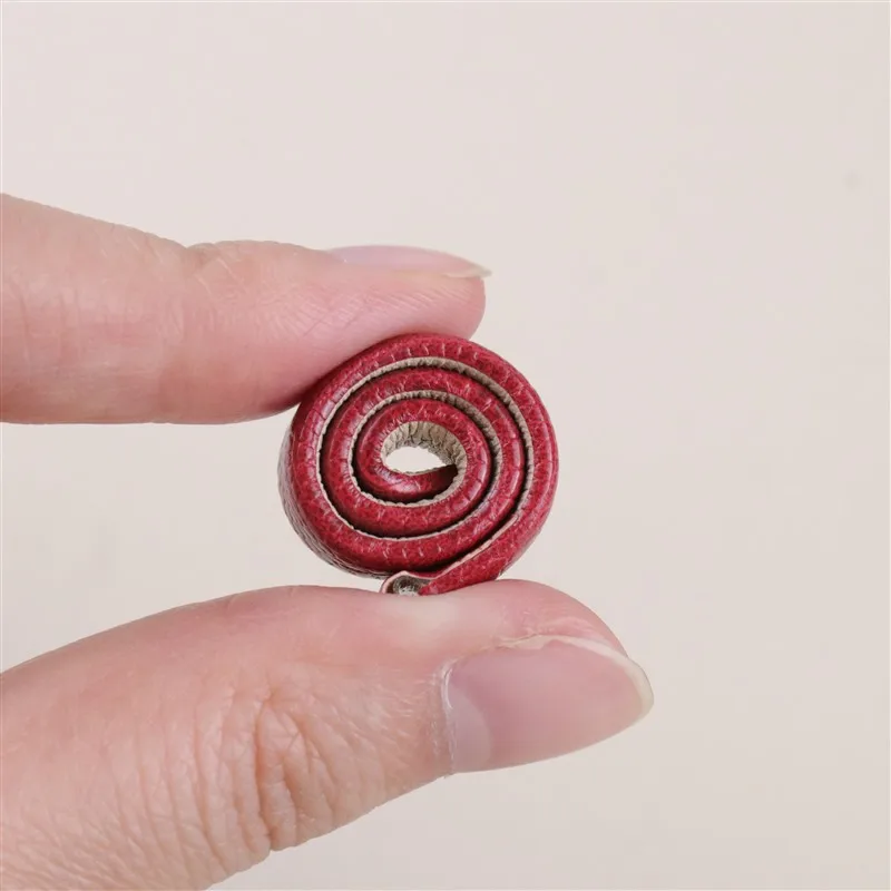 Тонкий ремешок из натуральной кожи с натуральным животным принтом ящерицы для