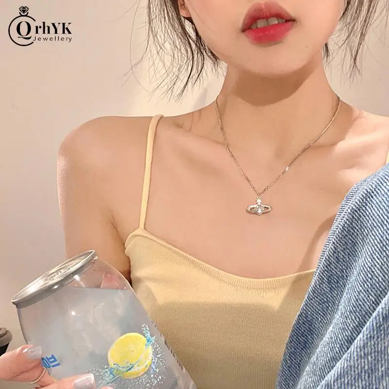 

1pc Sweet Cool Clavicle Neck Chain Shining Planet Titanium Steel Necklace Women's Light Luxury Advanced Design Sense Niche