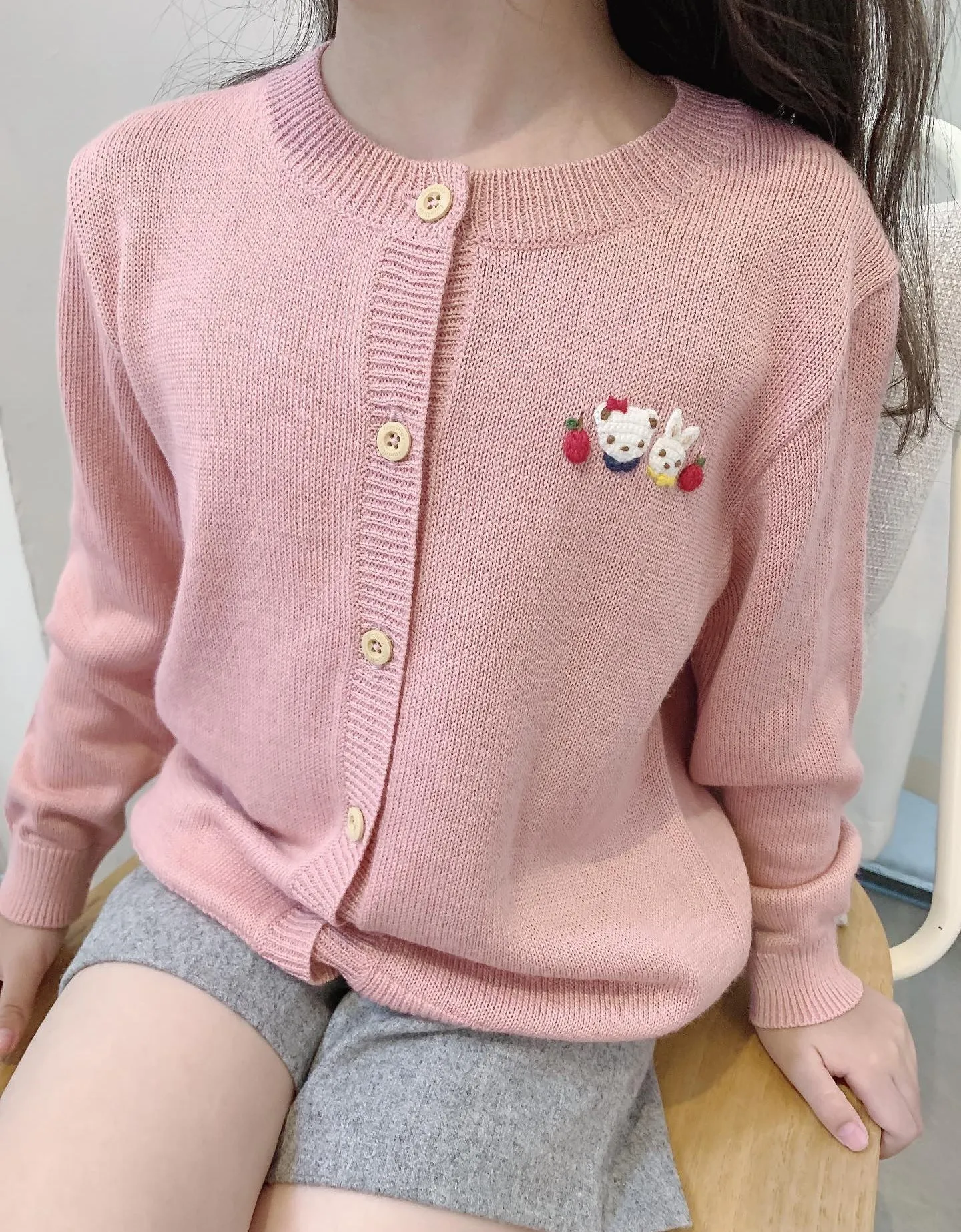 

Spring Girls cardigan Soft knitted sweater Pink sweet cartoon embroidery knitted cardigan baby clothes 80% wool sweaters