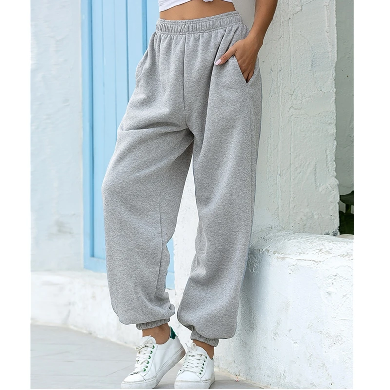 Спортивные брюки оверсайз. Широкие спортивные штаны женские. Широкие спортивные брюки женские. Спортивные штаны женские модные широкие. Спортивные штаны женские широкие на резинке.