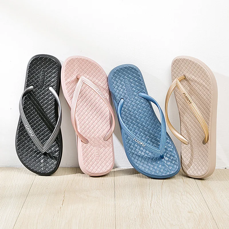 2022 New Black Flip-Flops Women's Clip-on Sandals and Slippers Women's Summer Outer Wear Non-slip Flat Heel Beach Shoes Beach