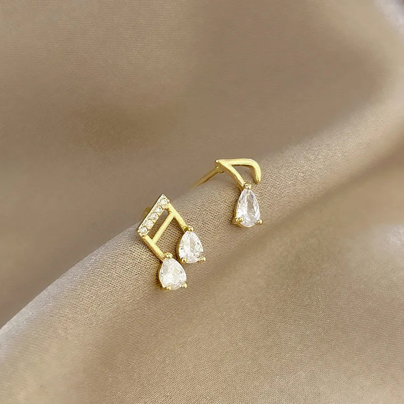 

Simple Fashion Small Zircon Earrings Asymmetrical Note Micro-inlaid Earrings Wild Personality Earrings for Women Jewelry