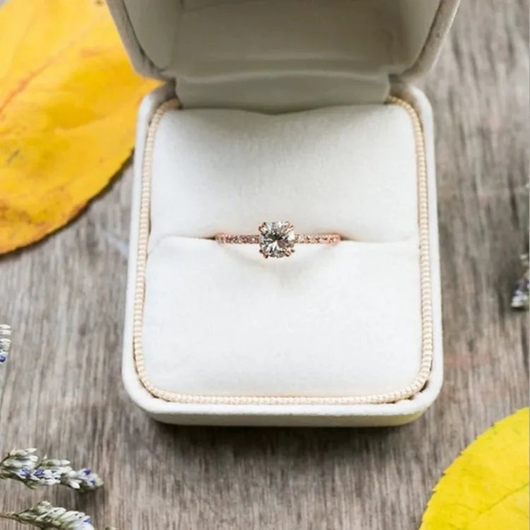 

Rose Gold Eight Hearts and Eight Arrows Round Diamond Ring Simple Fashion Ring Women's New Fashion Temperament Wedding Ring