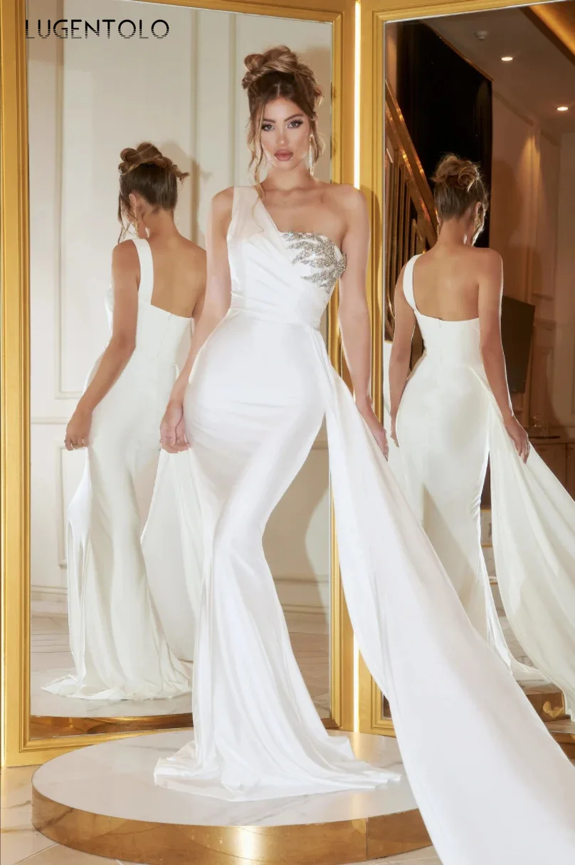 

Платье Вечерние ское вечернее с открытой спиной, пикантное приталенное белое с косыми плечами, без рукавов, с завышенной талией, на весну-осень