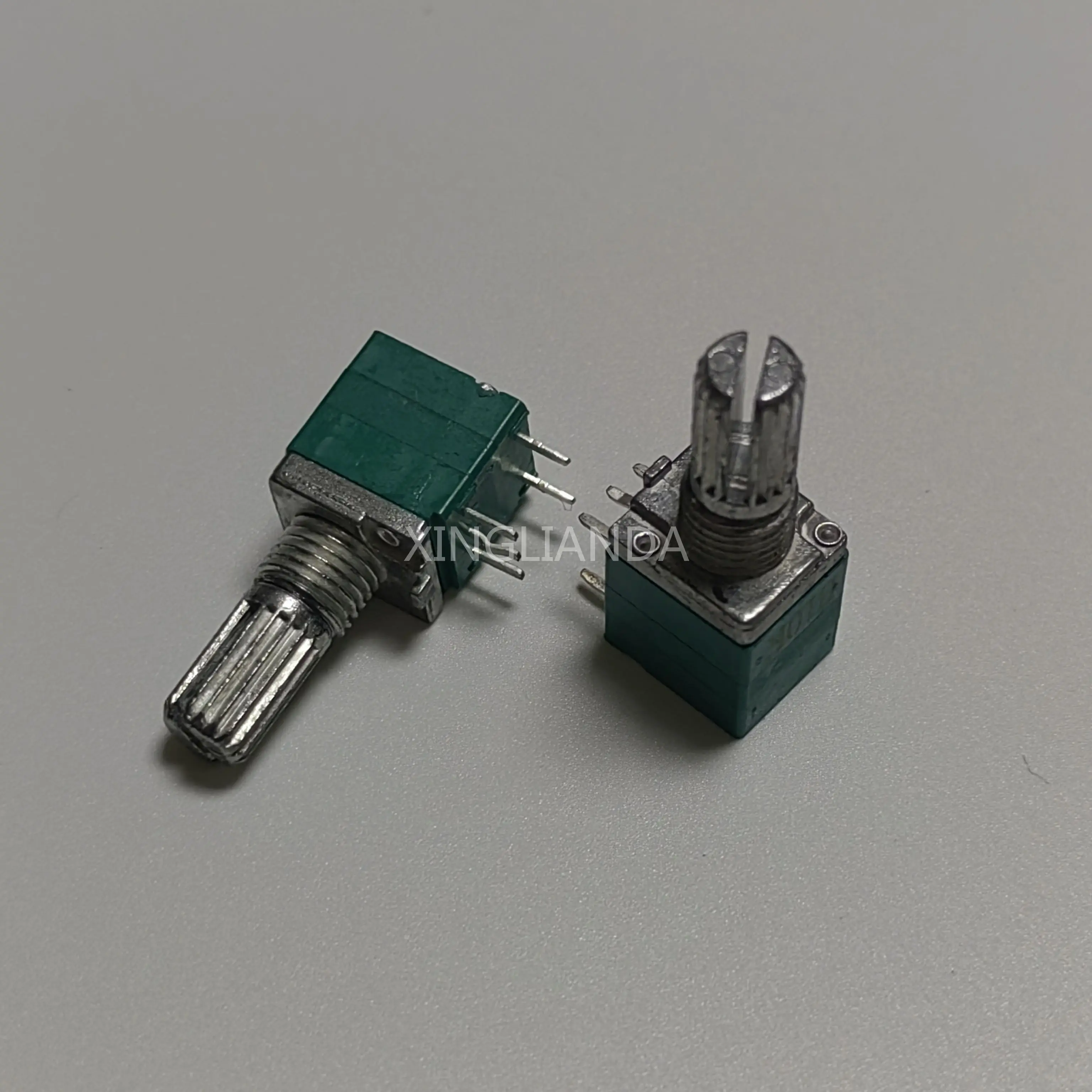 Звуковой вал RV097 5-контактный 1K 5K 10K 20K 50K 100K 500K (с переключателем) 15 мм