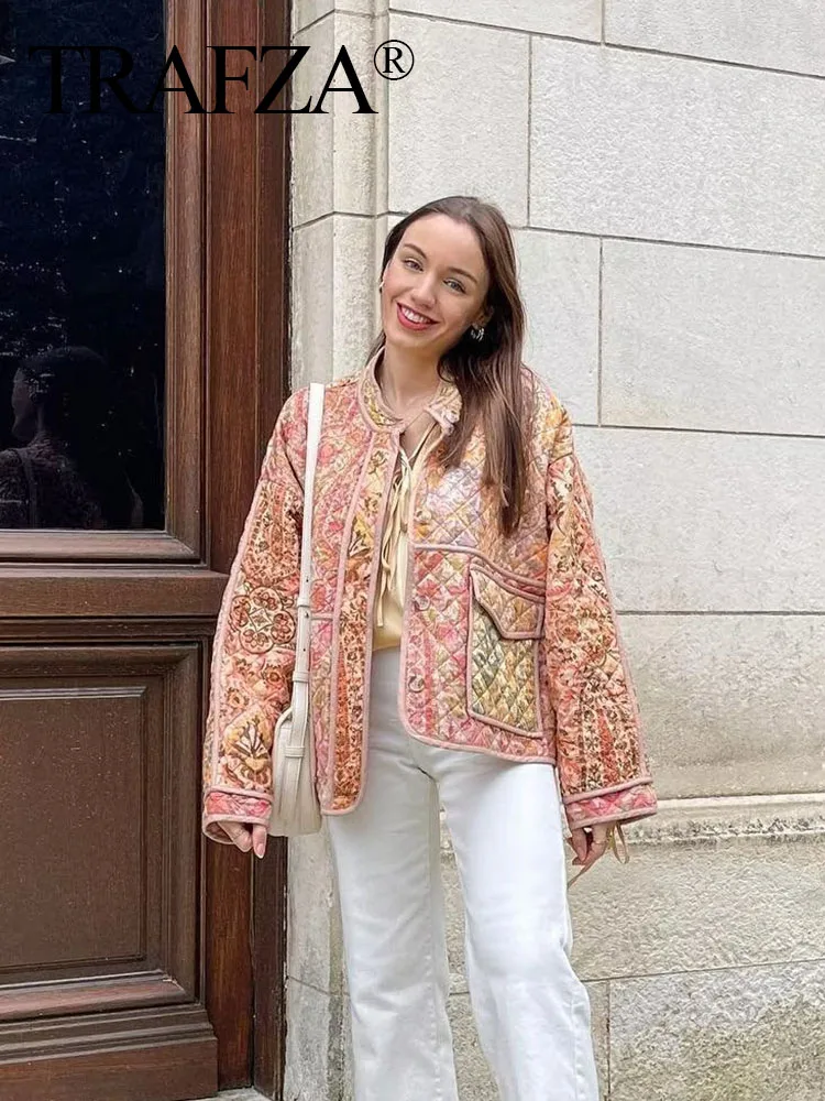 

Женская однобортная куртка с принтом, круглым вырезом, длинными рукавами и карманами