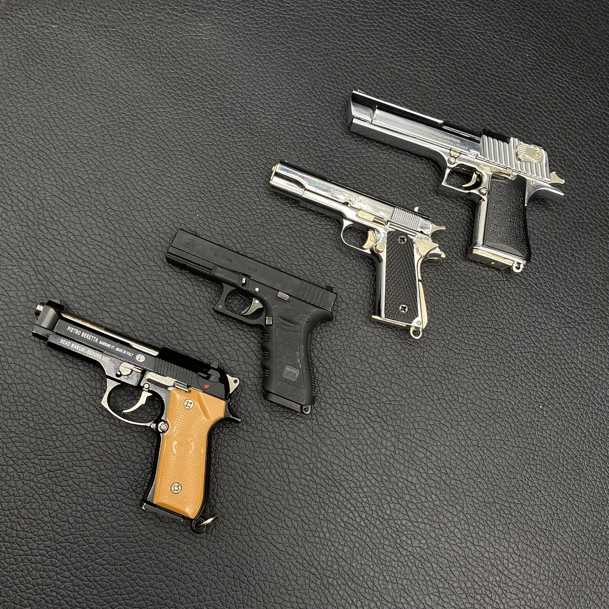 

Металлический 1/4 "Desert Eagle.50 Орел Magnum M92F Tiny M1911 ABC пластиковый Glock 17 игрушечный пистолет Модель Реплика игровой подарок коллекция