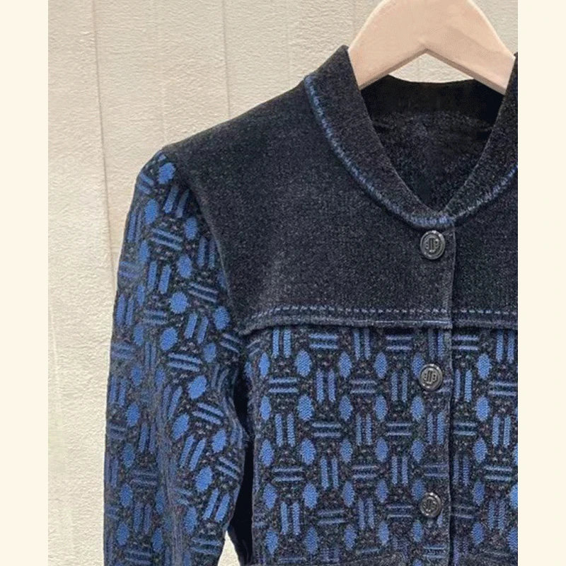 

Jacquard Plaid Cropped Knitted Cardigan Women 2023 Early Autumn New