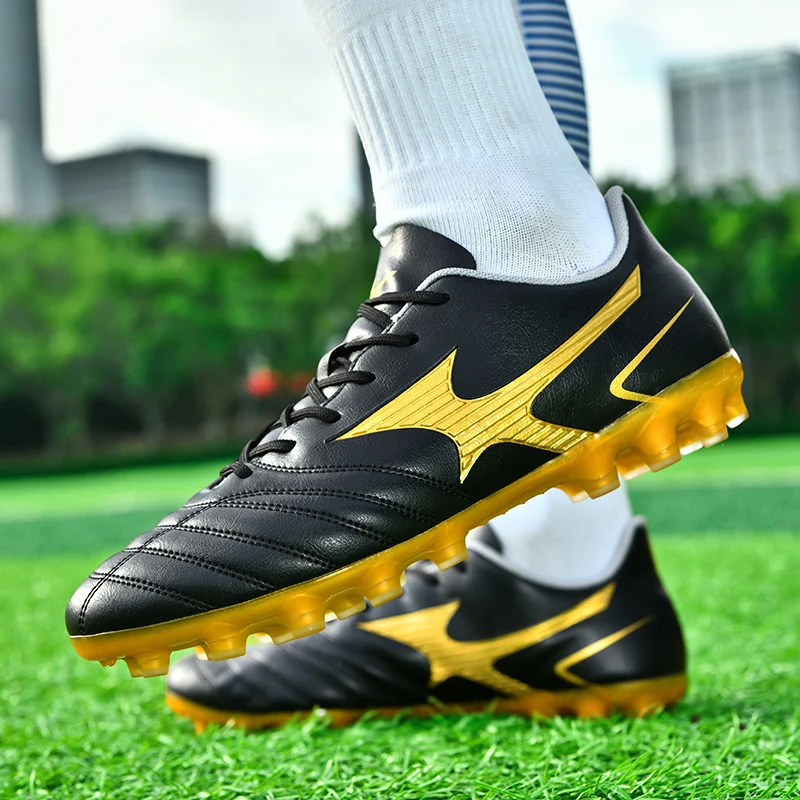 Football Shoes Youth Outdoor Lightweight Football Shoes Men's Professional Long Nails Broken Nails Comfortable Football Shoes