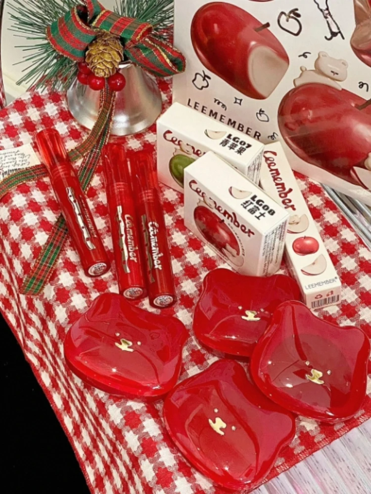 LEEMEMBER Рождественская водная светлая мерцающая глазурь для губ увлажняющая