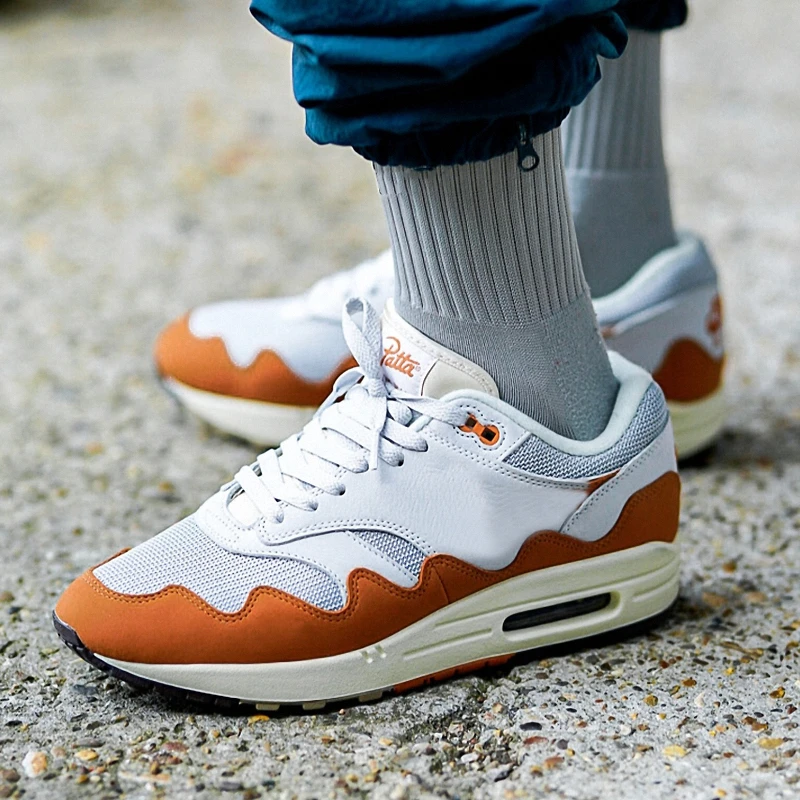 

Мужские кроссовки из сетчатого материала, легкие Нескользящие кроссовки для бега, повседневная спортивная обувь с воздушной подушкой, моде...