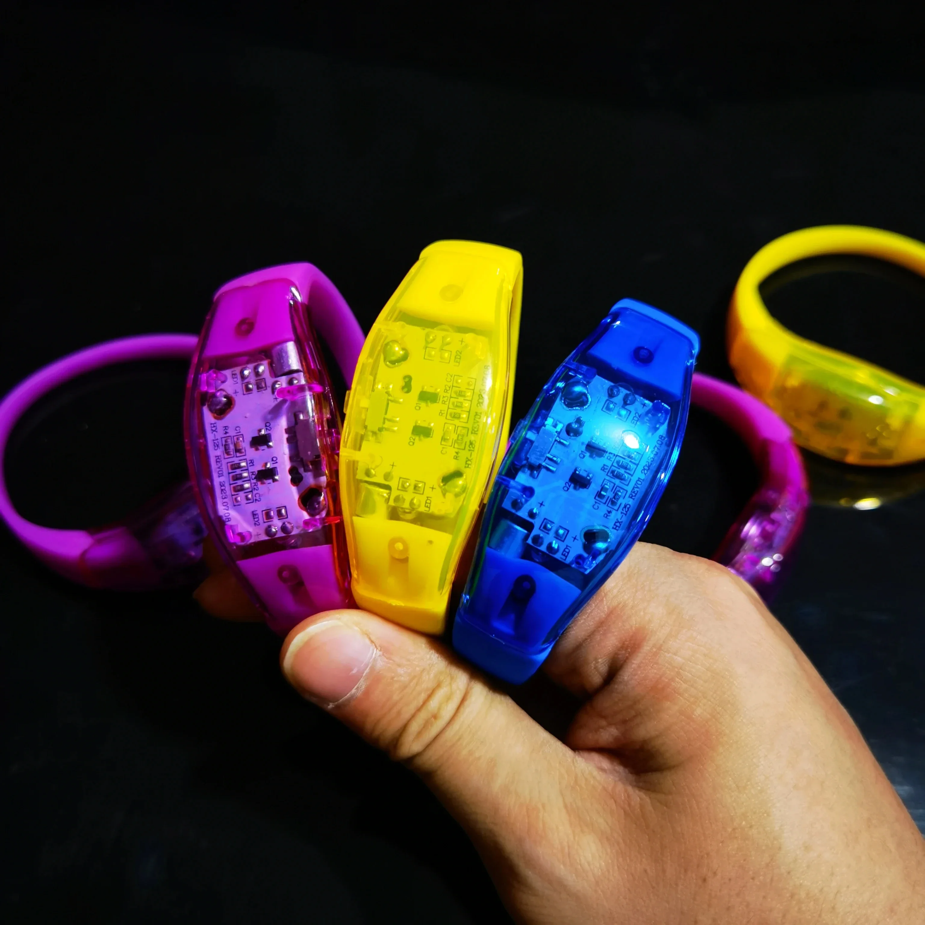 6 шт. силиконовый браслет со светодиодной подсветкой