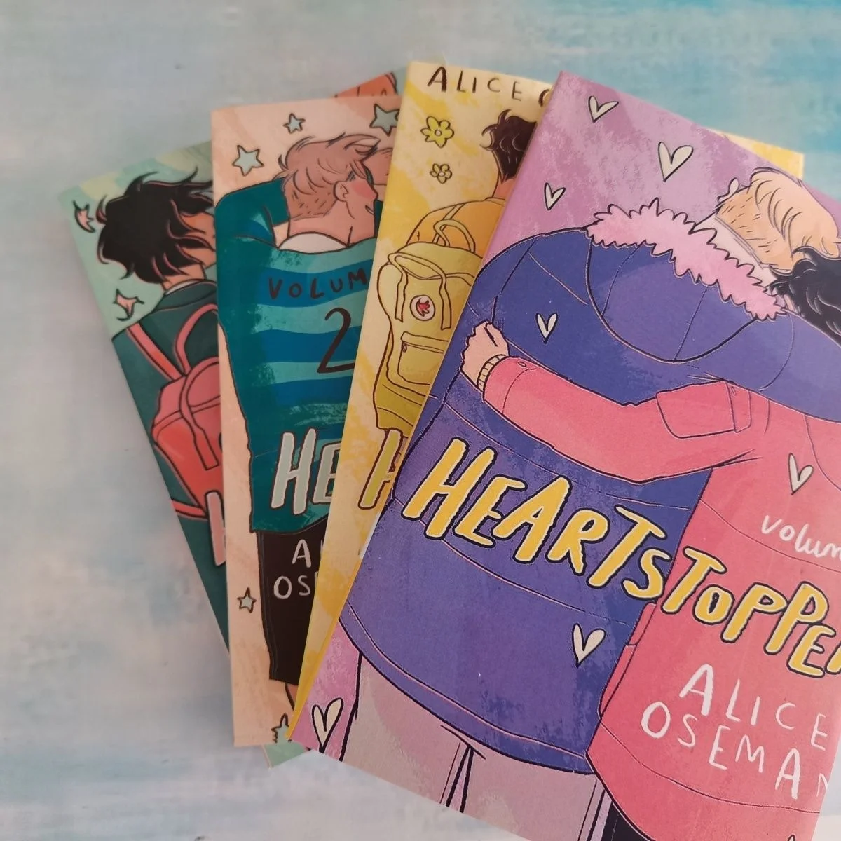 

Heartstopper English Comic Books 1 To 4 Volumes By Alice Oseman The Love Storys Of Nick And Charlie Paper Black And White Comics