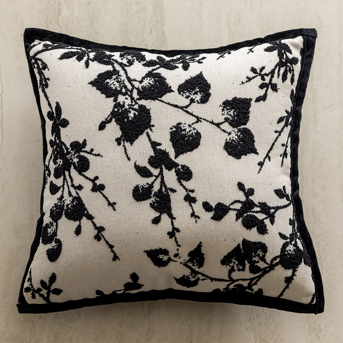 

Черный декоративный плед наволочка полиэстер/хлопок