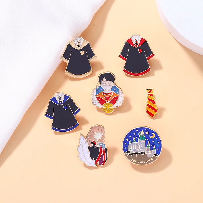 

Magic Bachelor Gown Enamel Pin Witch Wizard Uniform Custom Brooches Lapel Badge Backpack Cartoon Accessories Witchcraft Jewelry